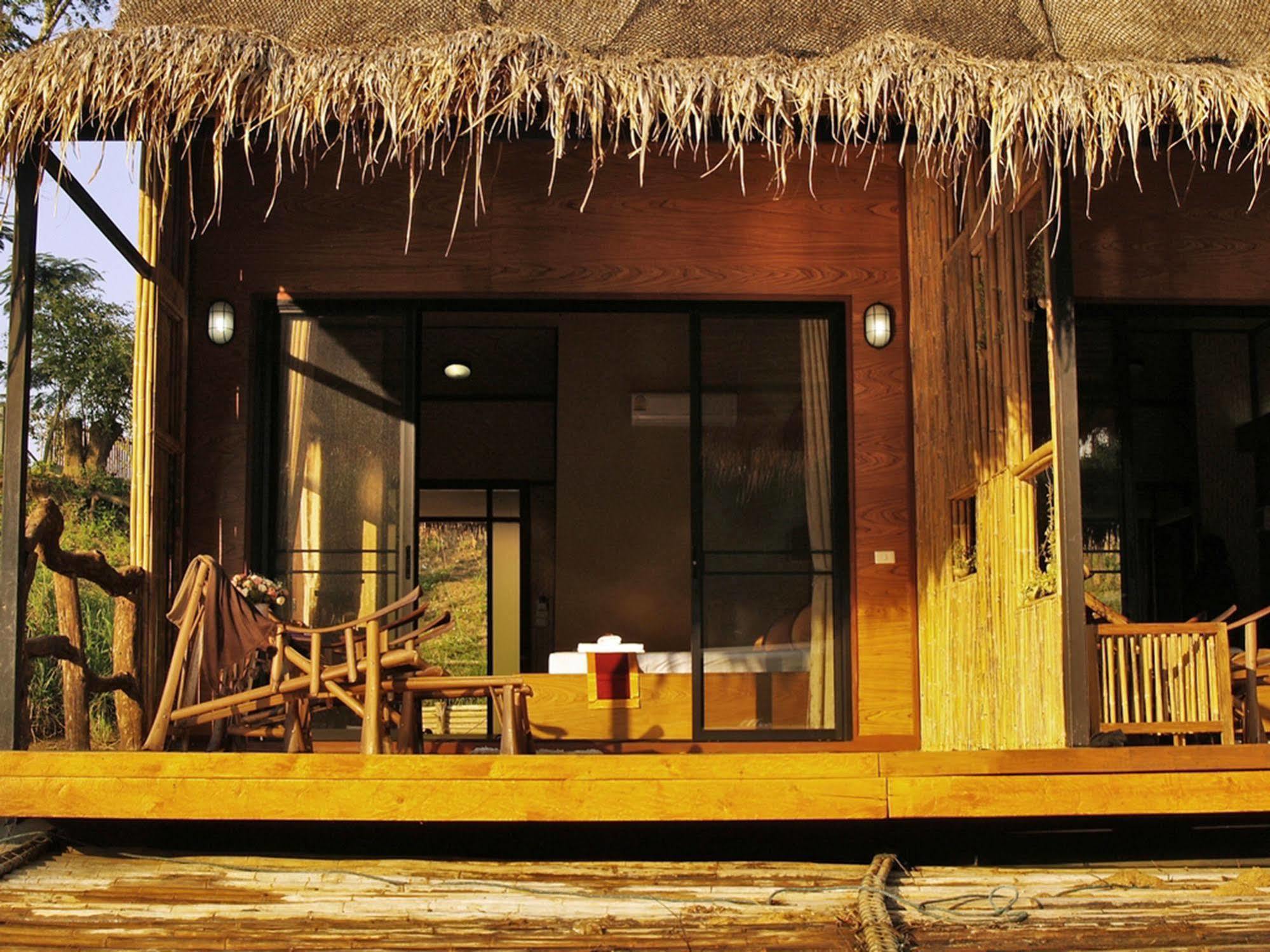 Boutique Raft Resort Sai Yok Exterior photo